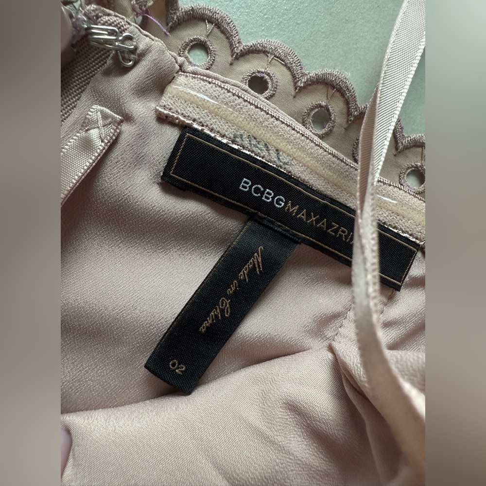 BCBGMAXAZRIA Strapless‎ Eyelet Embroidered Cocktail Dress Blush Pink Size 2 - Picture 7 of 10